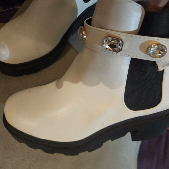 Women's Platform 3/4 White Fashion Ankle boot with Faux Stones - Picture 3 of 15